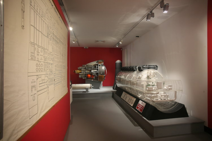 Models show you just how cramped life would be on a submarine. 