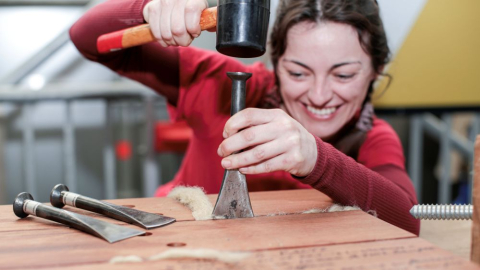 Our shipwrights are experts in traditional caulking methods. 